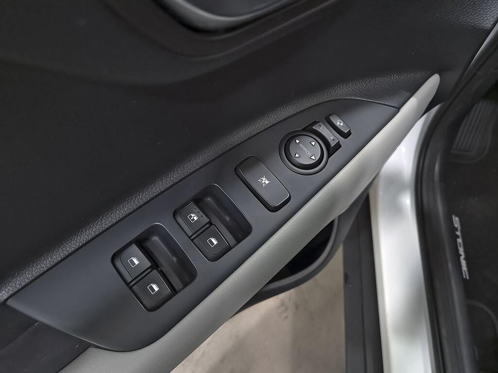 Kia Stonic 1.0 T-GDi 74kW MHEV MT Style Edition 11