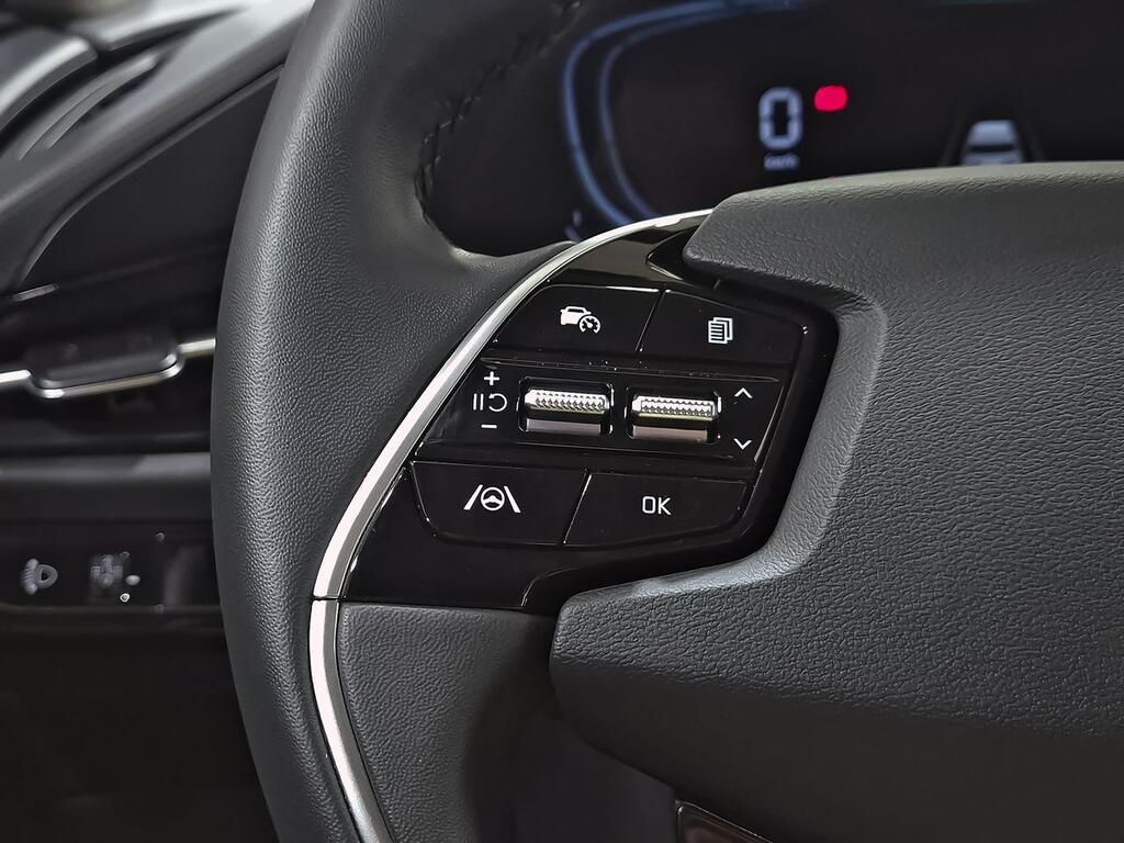 Kia Niro 1.6 GDi HEV 104kW (141CV) Concept 16