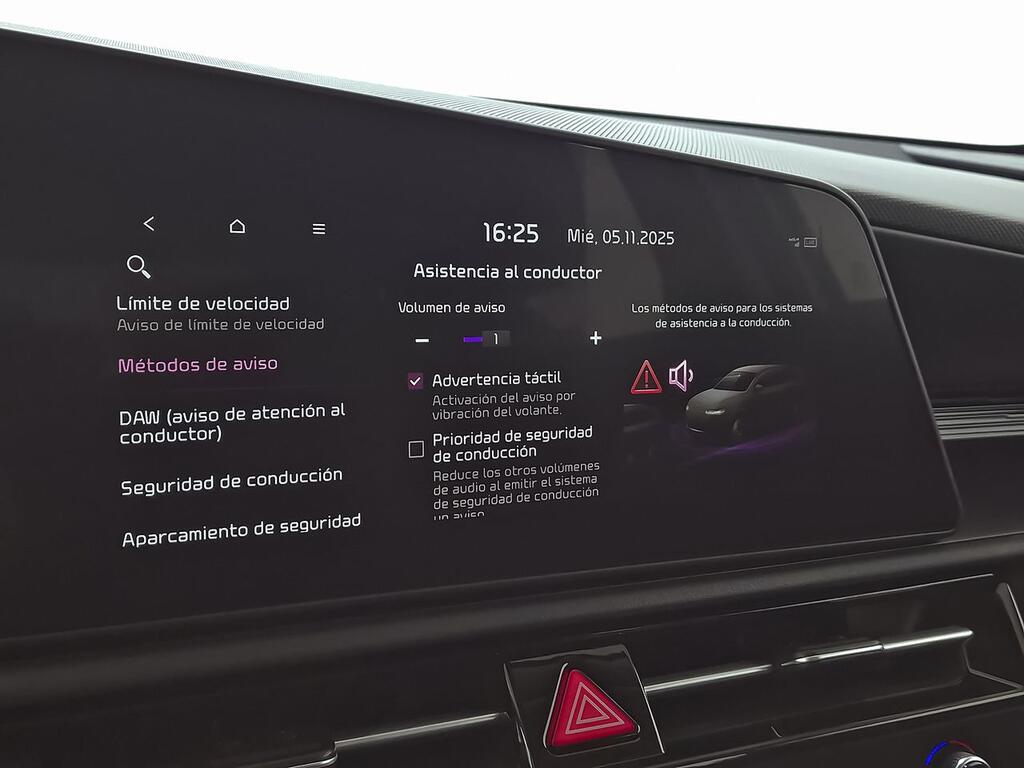 Kia Niro 1.6 GDi HEV 104kW (141CV) Concept 28