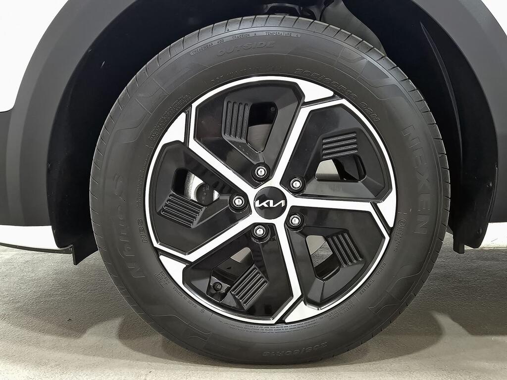 Kia Niro 1.6 GDi HEV 104kW (141CV) Concept 10