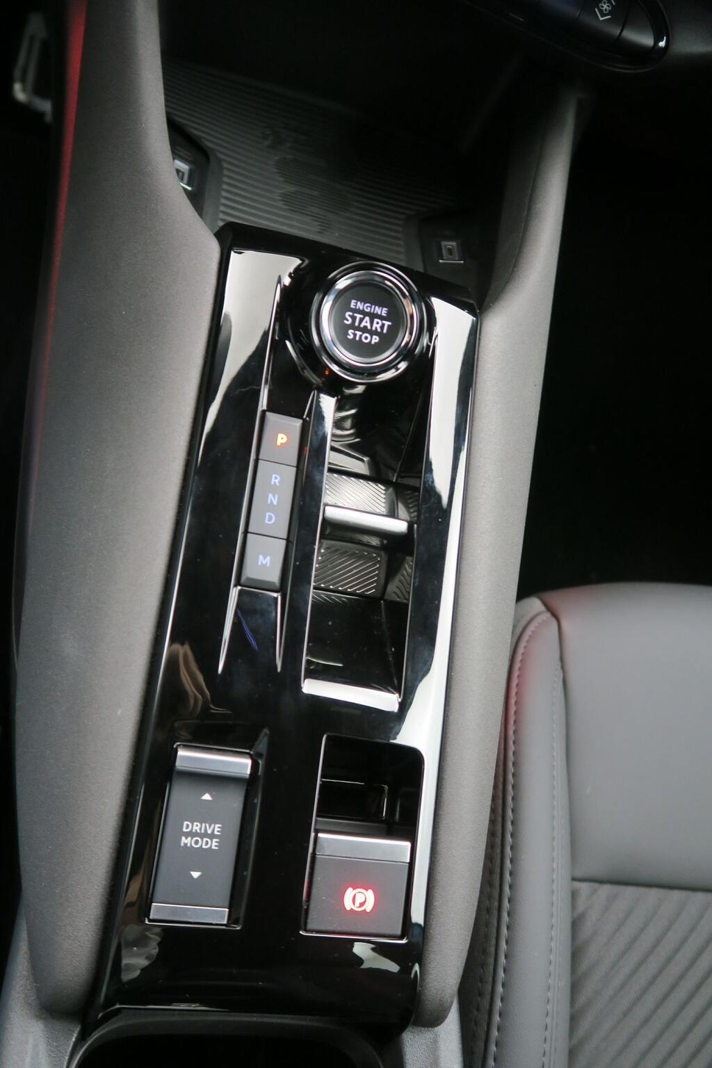 Alfa Romeo Junior Ibrida Speciale 100kW (136CV) 9