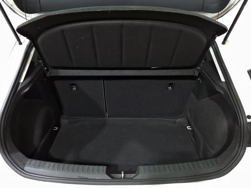 Seat Leon 2.0 TDI 110kW DSG-7 Style Go 9