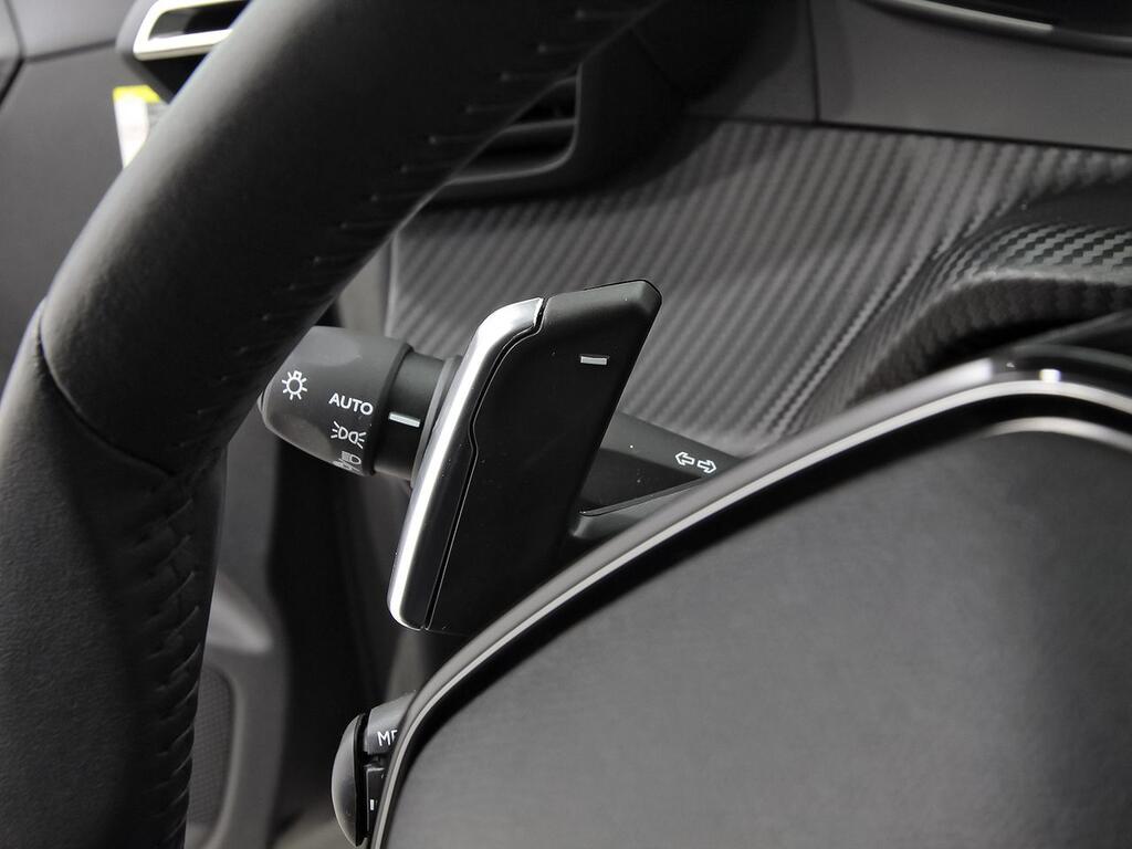 Peugeot 208 Allure HYBRID 100 eDCS6 15