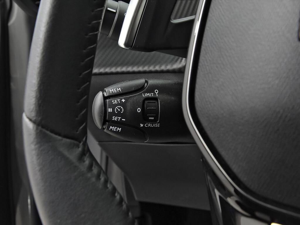 Peugeot 208 Allure HYBRID 100 eDCS6 16