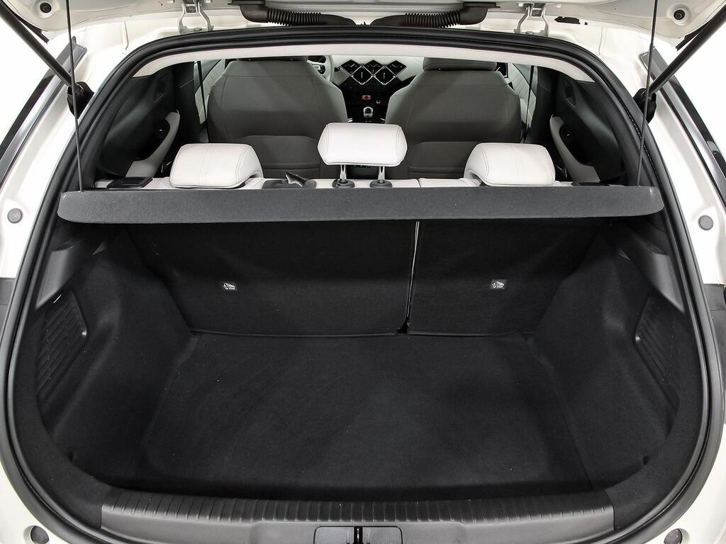 DS DS 3 PureTech 73 kW Manual CONNECTED CHIC 10