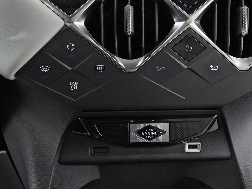 DS DS 3 PureTech 73 kW Manual CONNECTED CHIC 27