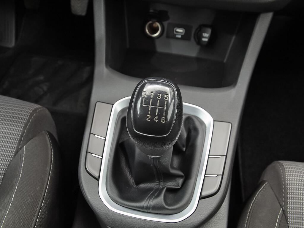 Hyundai i30 1.5 DPI Essence 23