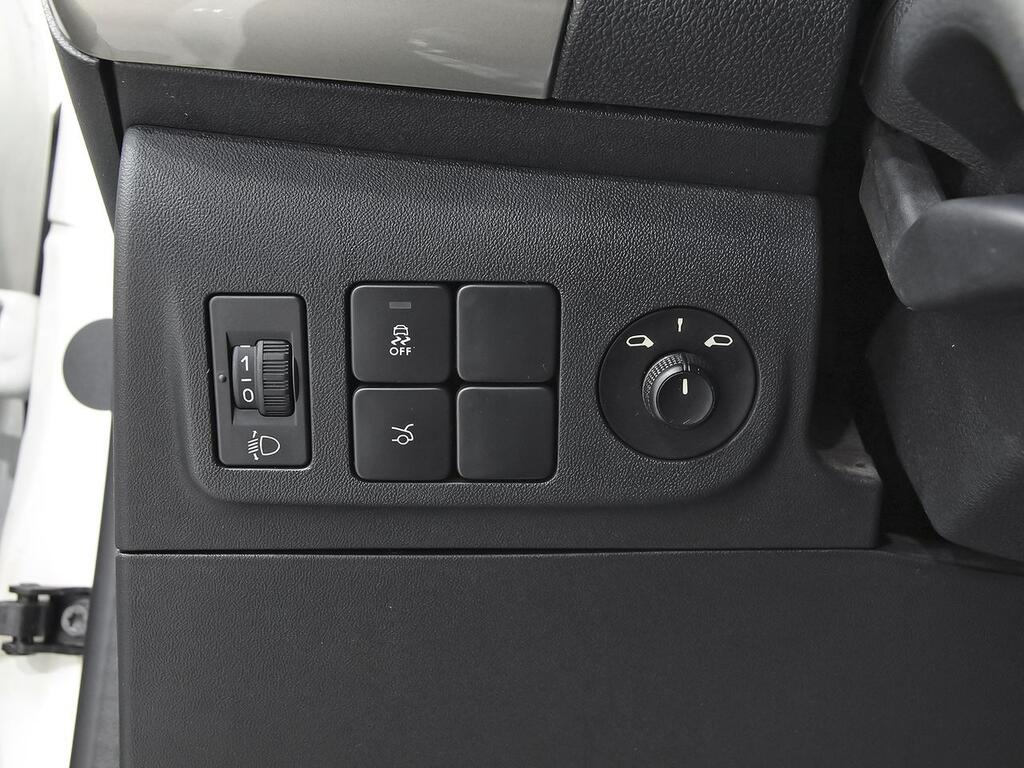 Citroën C-Elysée PureTech 60KW (82CV) Shine 10