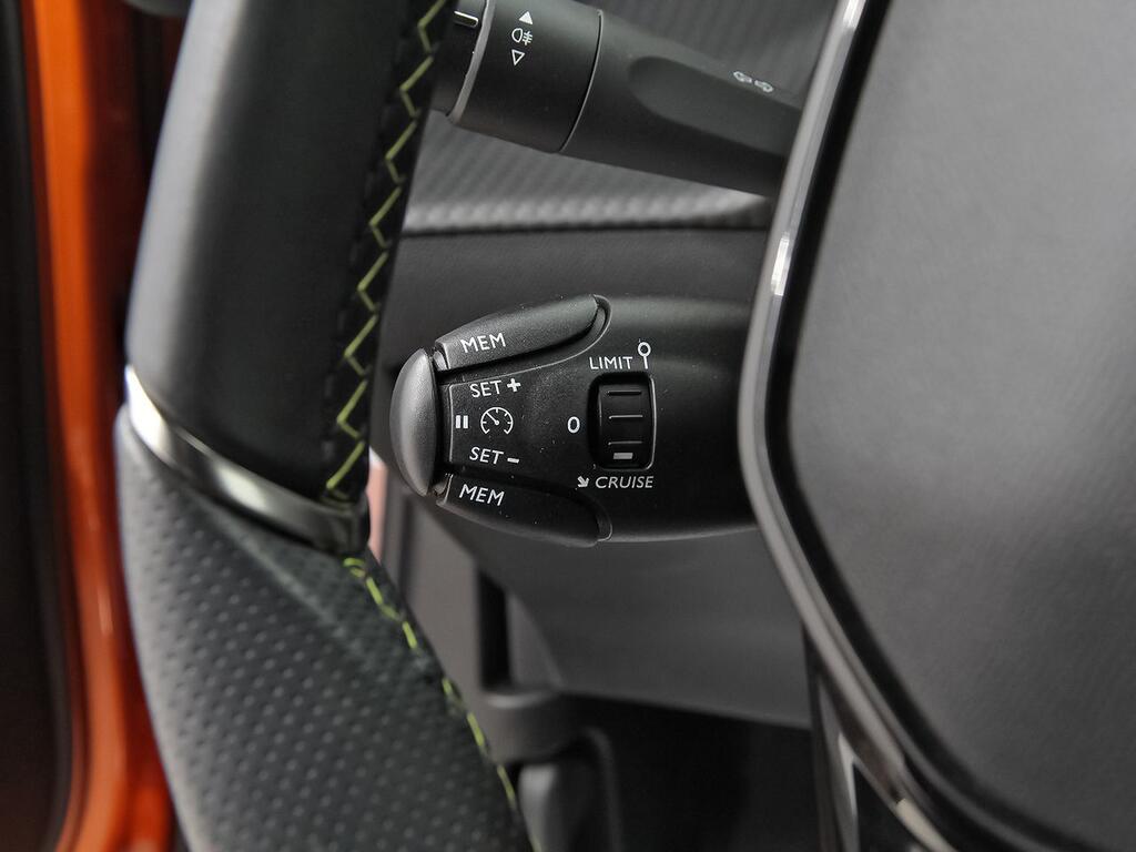 Peugeot 2008 GT Puretech 130 S&S 6 Vel. MAN 17