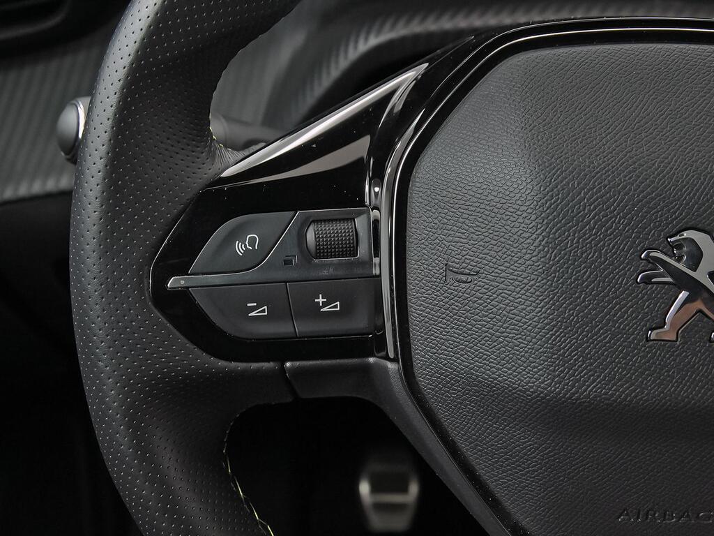 Peugeot 2008 GT Puretech 130 S&S 6 Vel. MAN 19