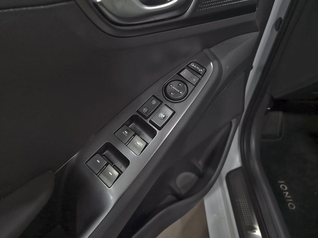 Hyundai IONIQ 1.6 GDI HEV Tecno DCT 11