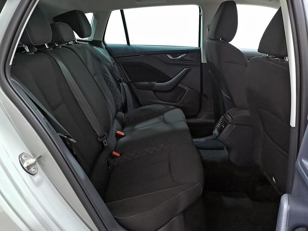 Skoda Scala 1.0 TSI 81KW (110 CV) DSG Ambitio 6