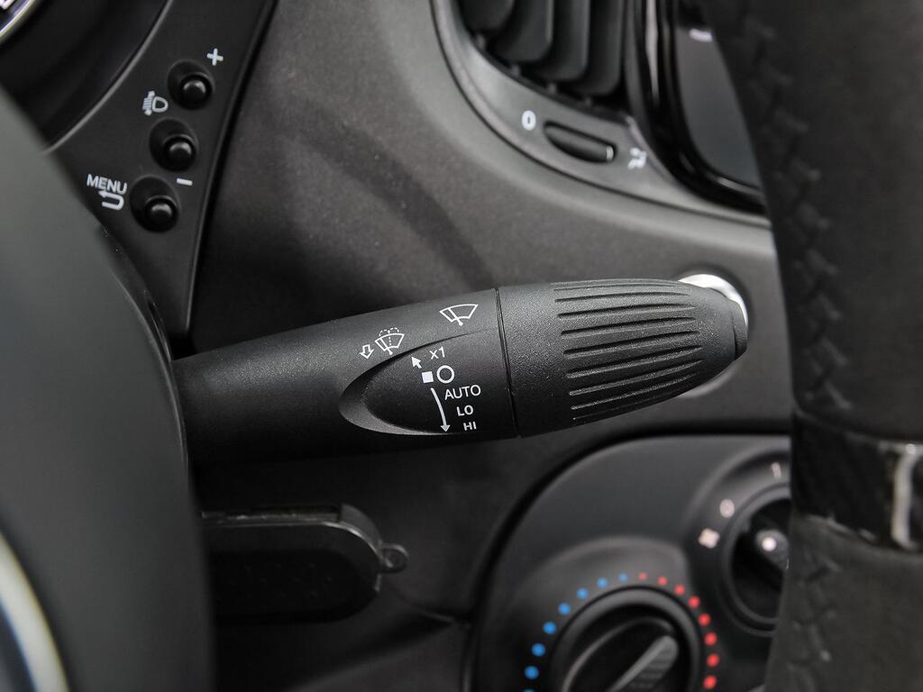 Abarth 500 695C 1.4 16v T-Jet 132kW (180 CV) 15