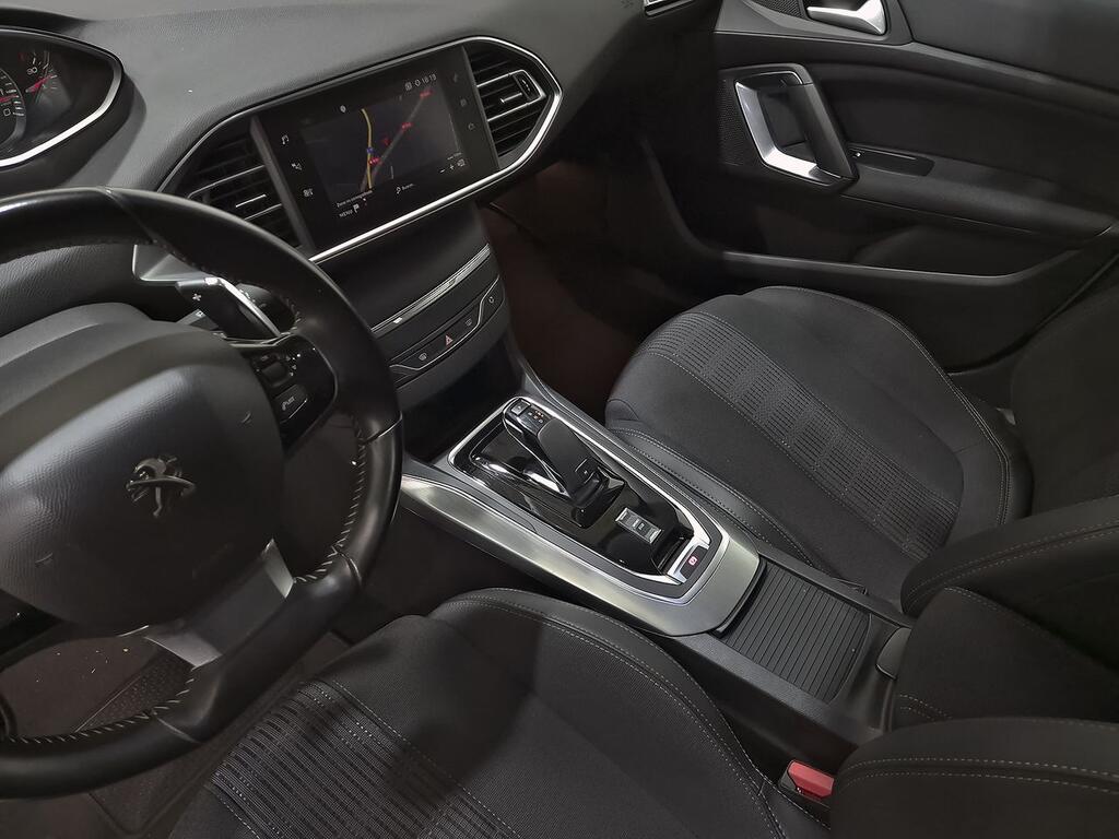 Peugeot 308 5p Allure 1.2 PureTech 96KW (130CV) EAT8 28