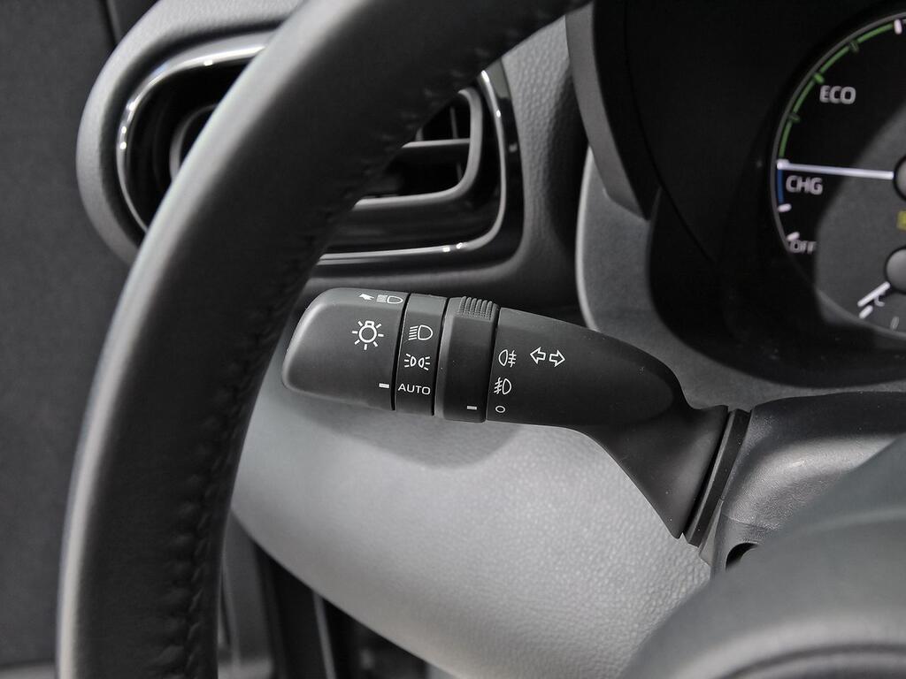 Toyota Yaris 1.5 120H Active Plus 16