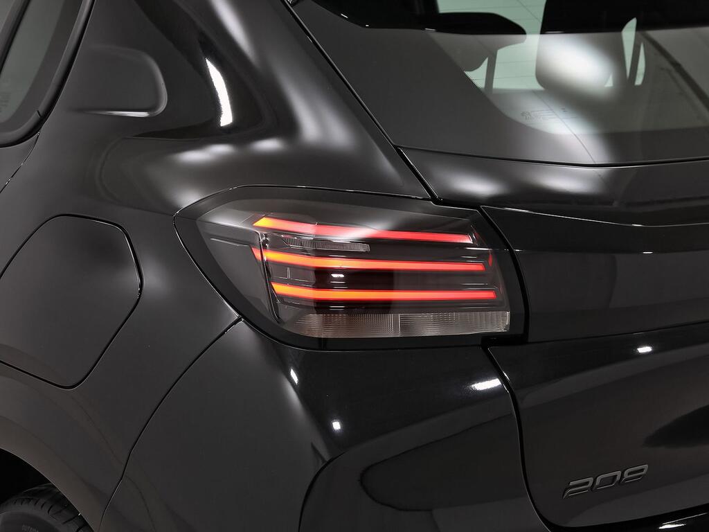 Peugeot 208 Active Puretech 100 36