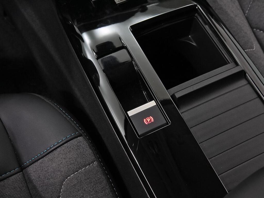 Citroën C4 ë-C4 eléctrico 100kW 50kWh C-Series 33