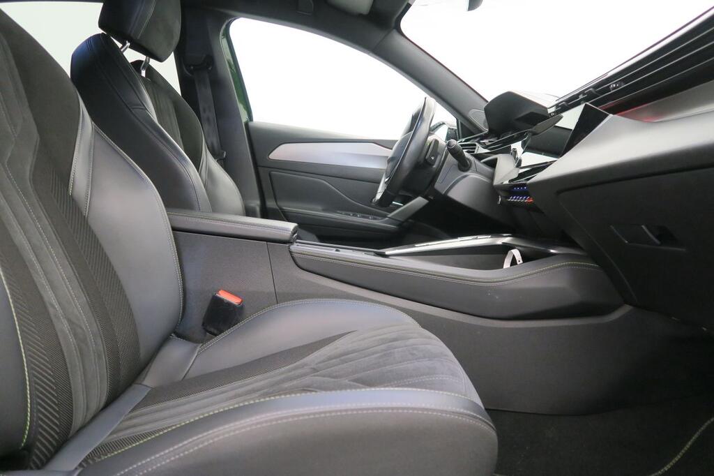Peugeot 308 5P GT Puretech 130 S&S EAT8 14