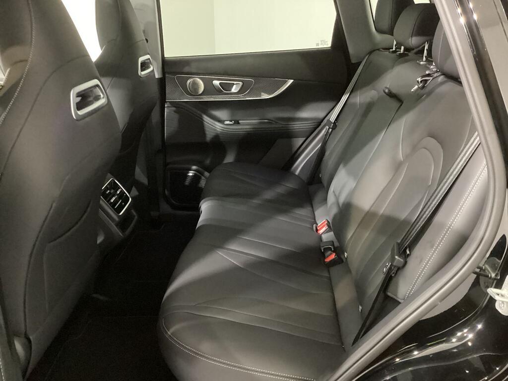 Ebro S700 1.5 TGDI PHEV Luxury E-CVT 9