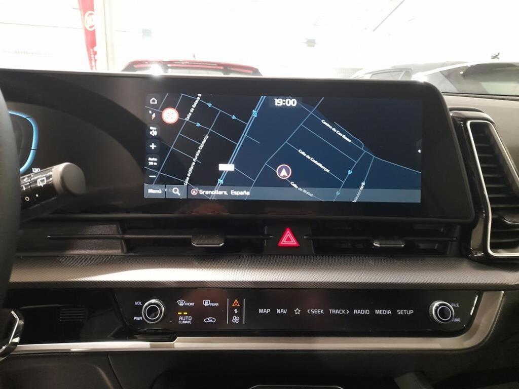 Kia Sportage 1.6 T-GDi MHEV 180CV Tech 4x4 DCT 22