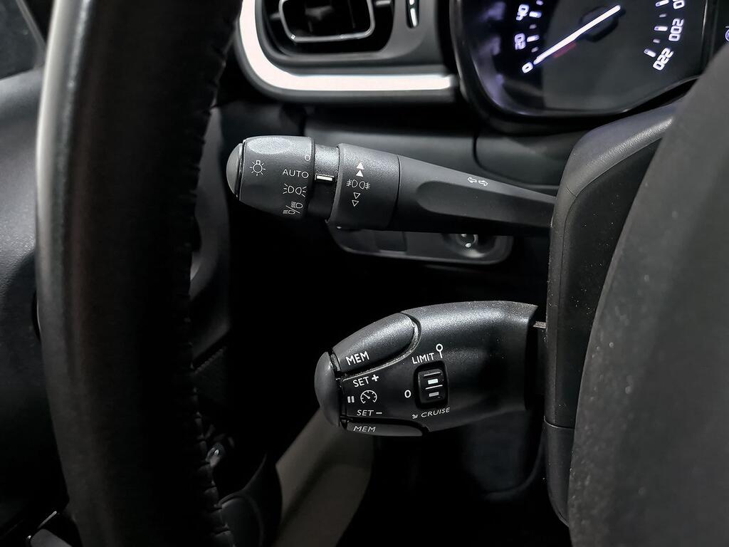 Citroën C3 PureTech 60KW (83CV) Shine 13