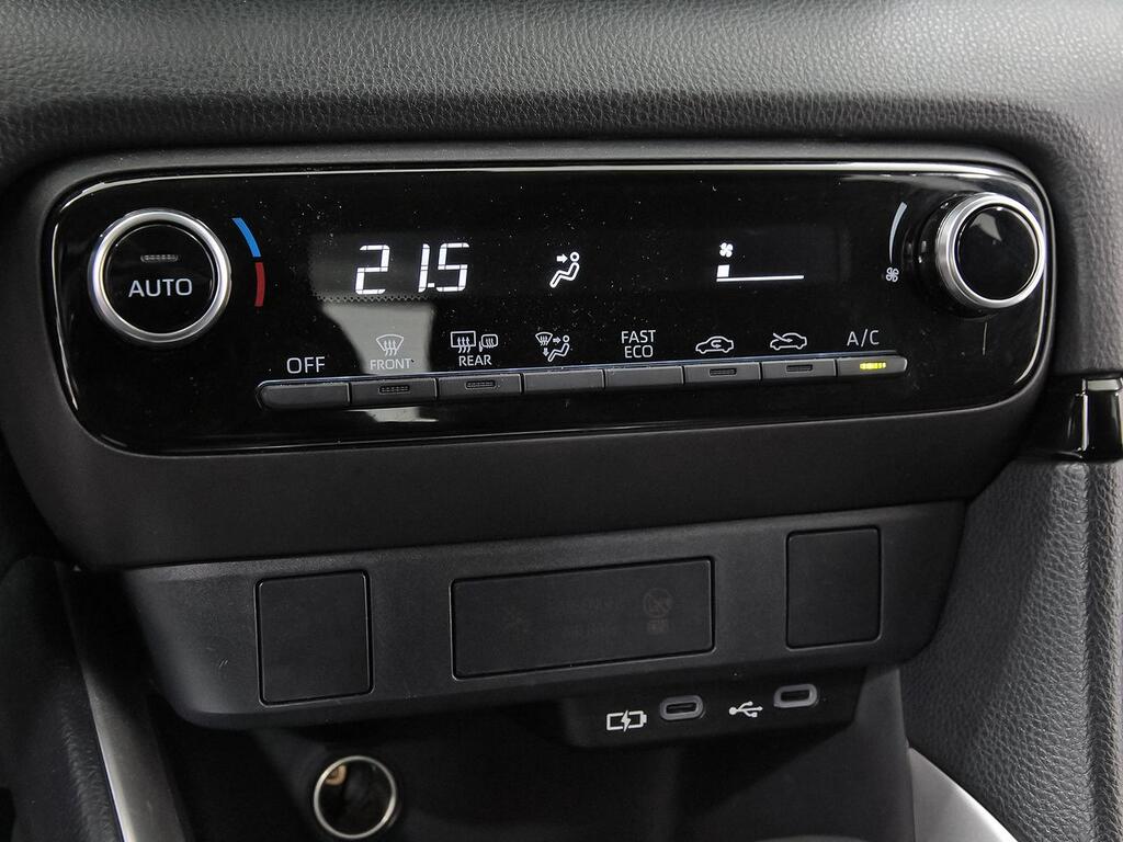 Toyota Yaris 1.5 120H Active Plus 26