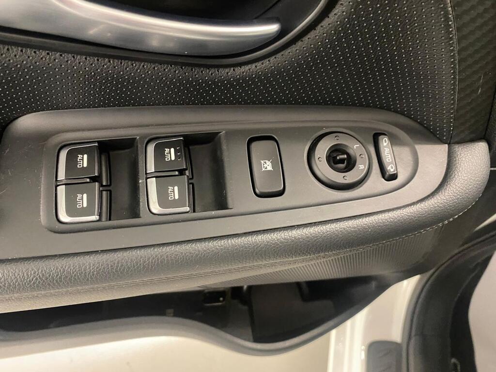 Kia Carens 1.6 GDi 99kW (135CV) Drive 12