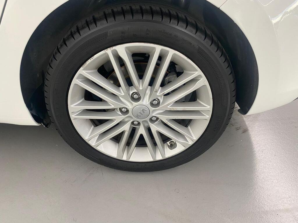 Kia Carens 1.6 GDi 99kW (135CV) Drive 9