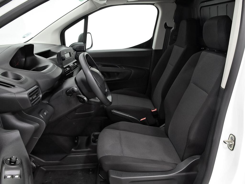 Peugeot Partner FG 1.5 BLUEHDI 100 PRO STANDARD 3P 1000KG 9