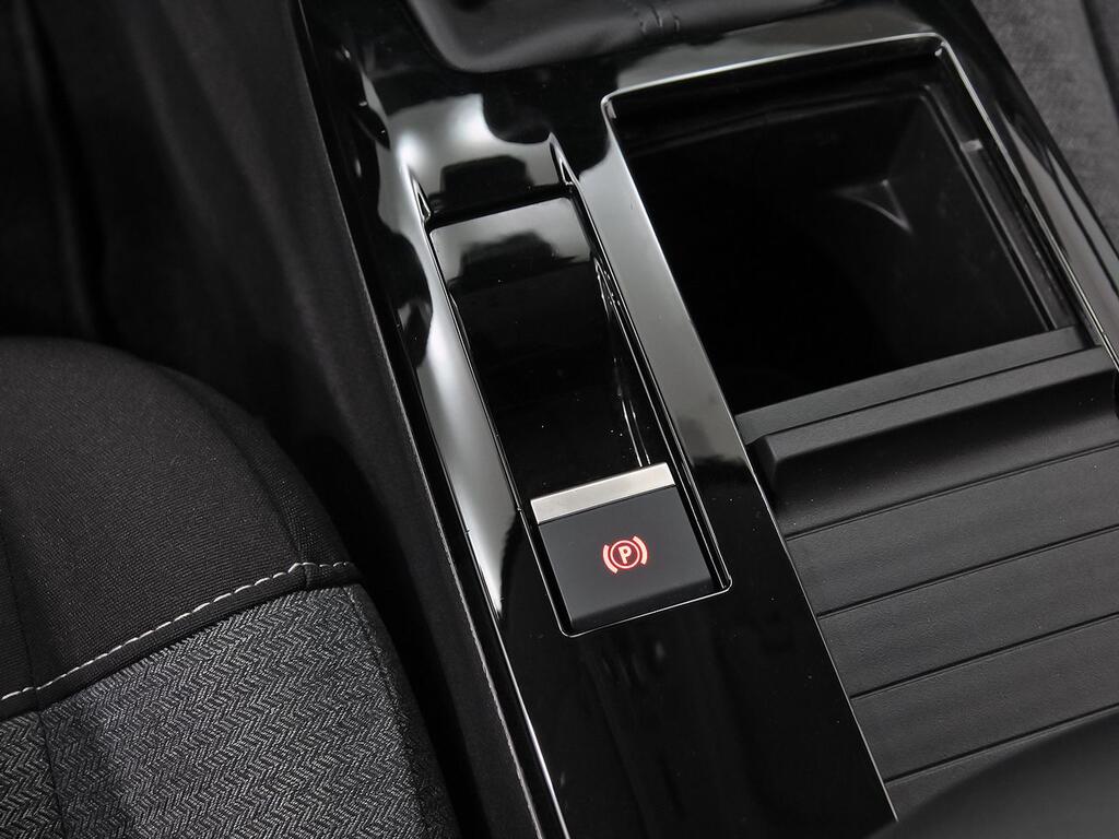 Citroën C4 BlueHDi 110 S&S 6v Feel 28