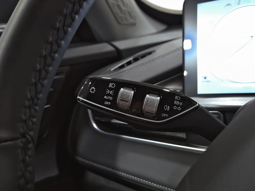 Ebro S400 1.5 DHE HEV Excellence CVT 16