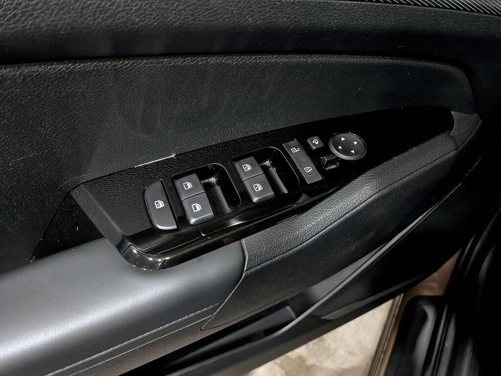 Kia Sportage 1.6 T-GDi MHEV 180CV Tech 4x4 DCT 11