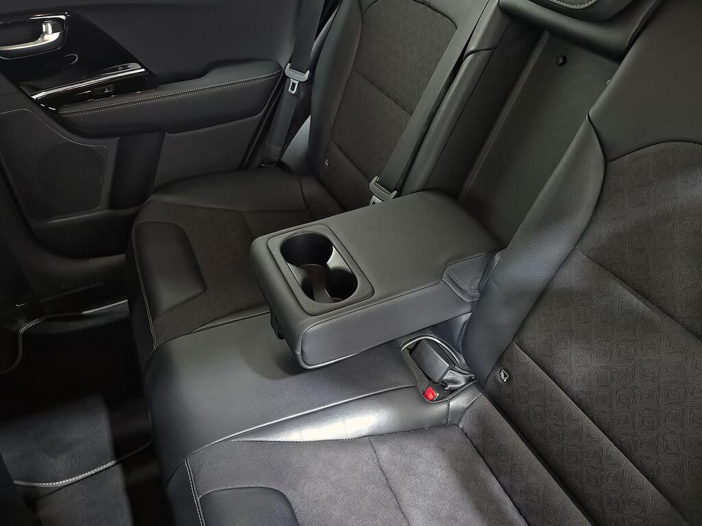 Kia Niro 1.6 GDi HEV 104kW (141CV) Drive 34