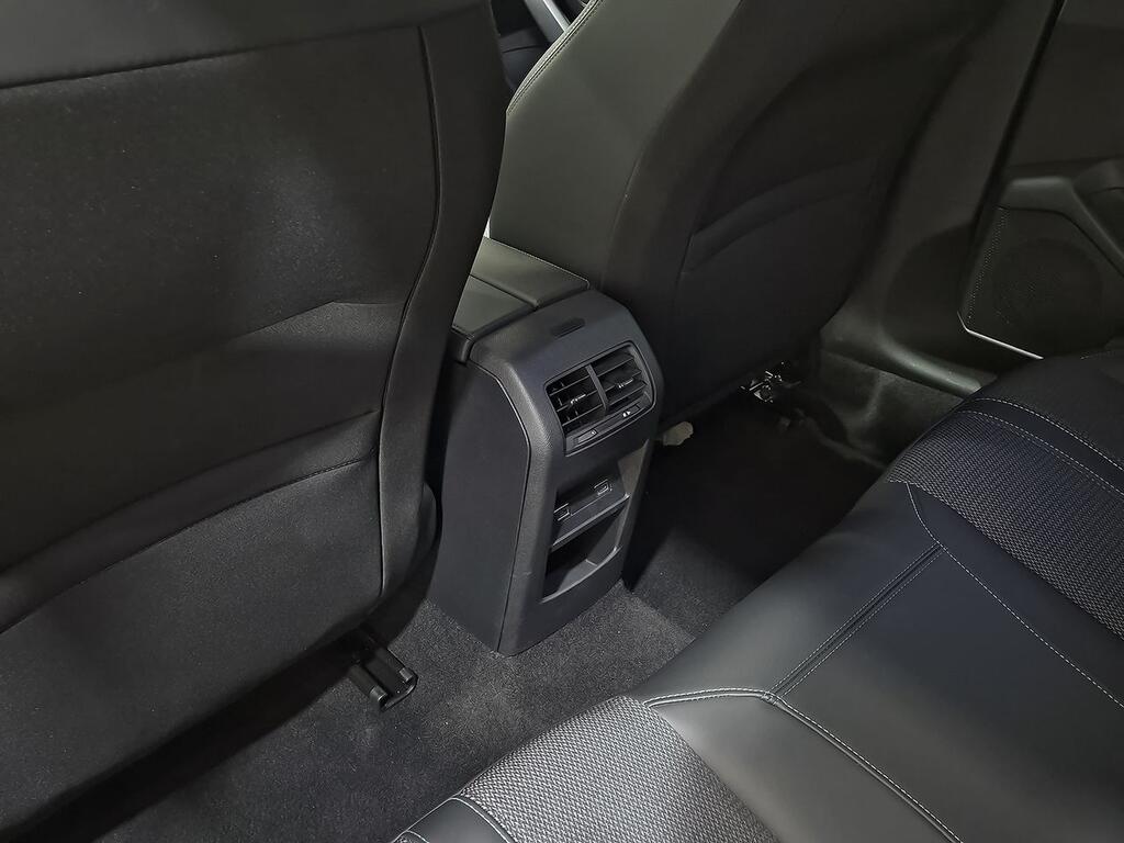 Peugeot 308 5P Allure Hybrid MHEV 136 e-DCS6 33