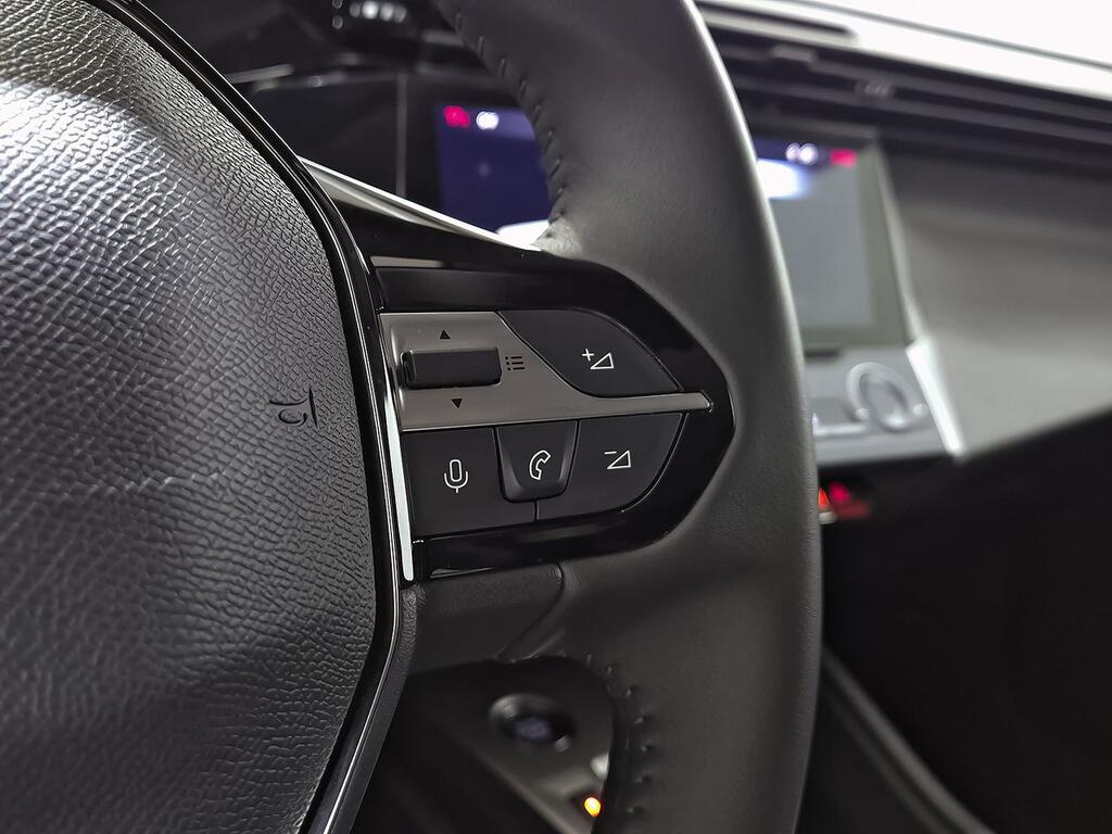 Peugeot 308 5P Allure Hybrid MHEV 136 e-DCS6 17