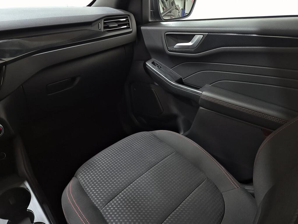 Ford Kuga ST-Line 2.5 Duratec FHEV 140kW Auto 31