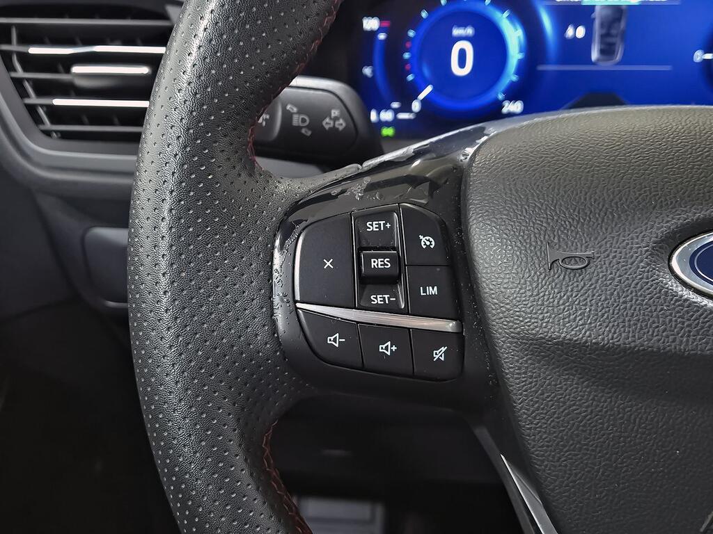 Ford Kuga ST-Line 2.5 Duratec FHEV 140kW Auto 17