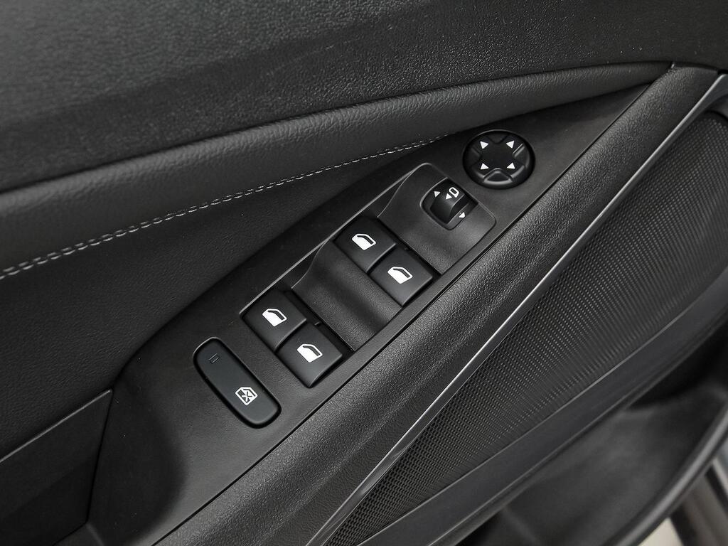 Opel CrossLand 1.2 96kW (130CV) Business Elegance Auto 13