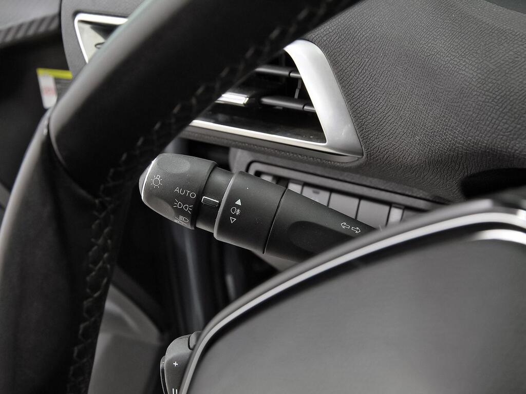 Peugeot 3008 1.5 BlueHDi 96kW (130CV) S&S Allure 16