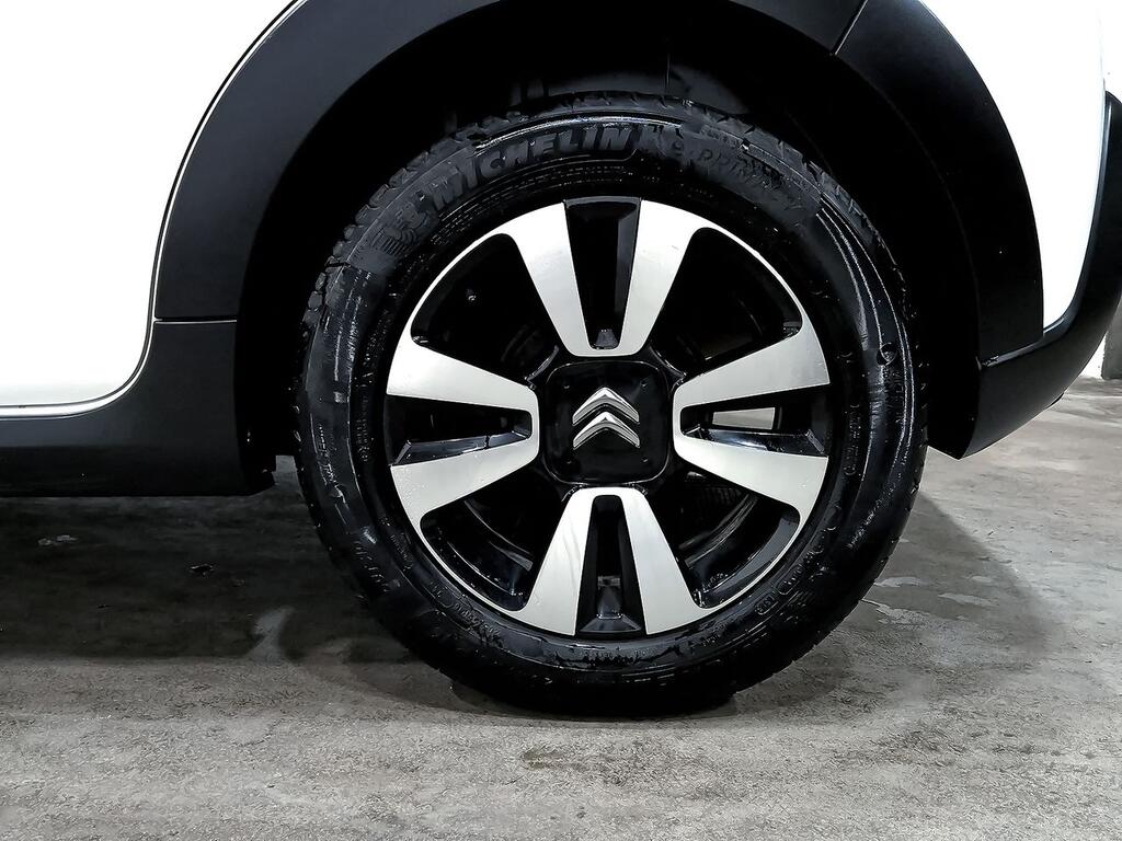 Citroën C3 PureTech 60KW (83CV) Shine 10