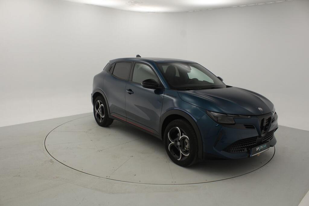 Alfa Romeo Junior Ibrida Speciale 100kW (136CV)