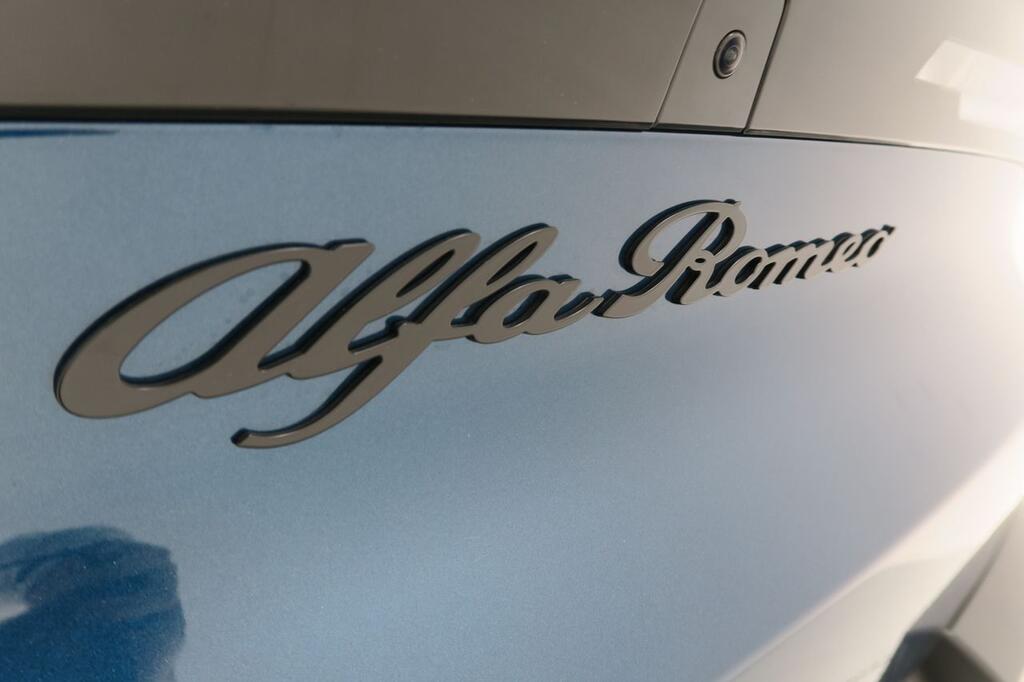 Alfa Romeo Junior Ibrida Speciale 100kW (136CV) 19