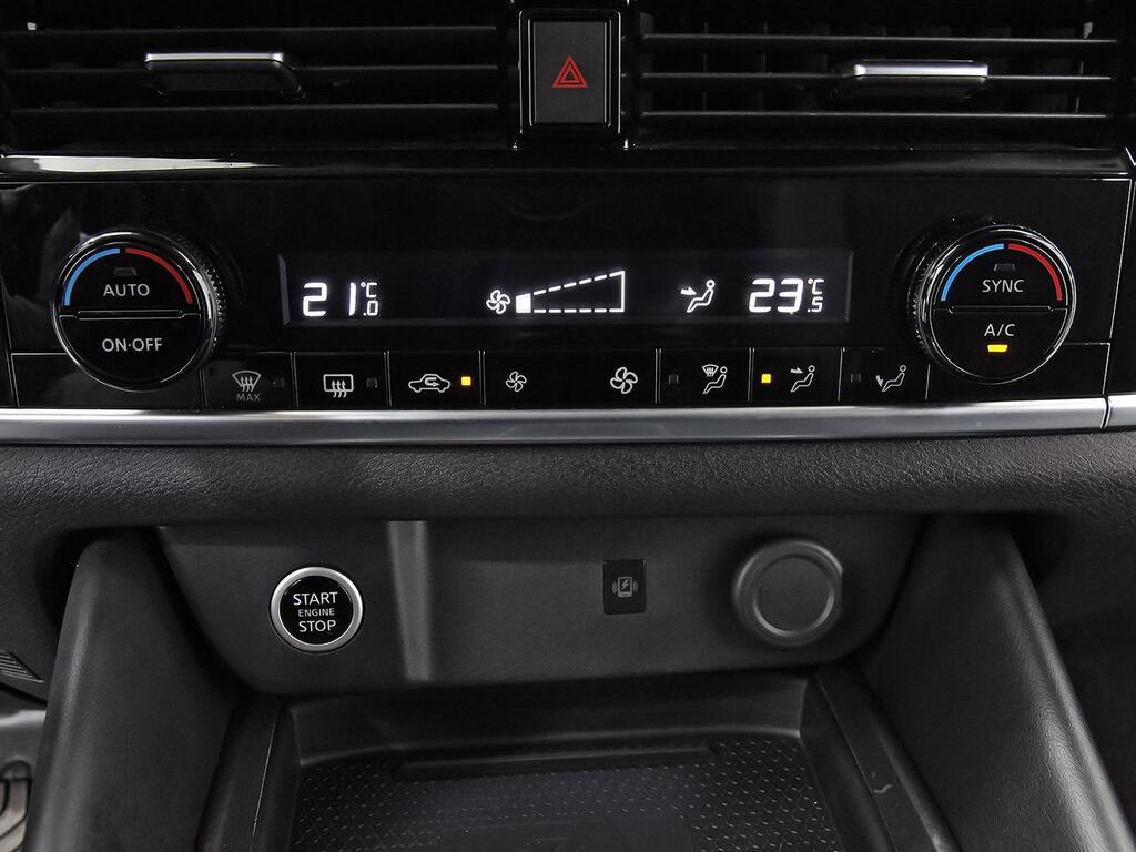 Nissan Qashqai DIG-T 116kW CVT N-Connecta 27