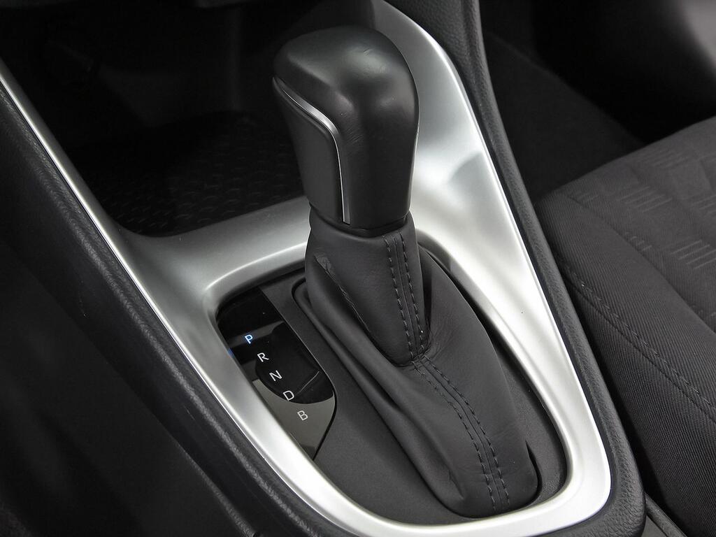 Toyota Yaris 1.5 120H Active Plus 28