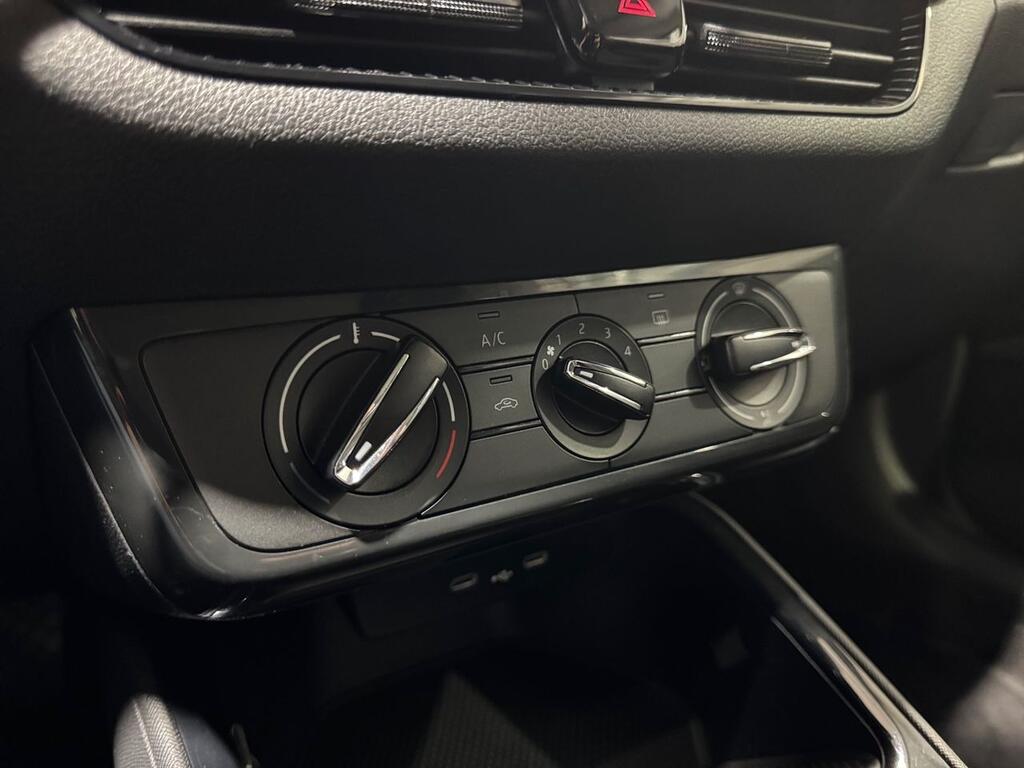 Skoda Fabia 1.0 TSI 70KW (95CV) Active 11