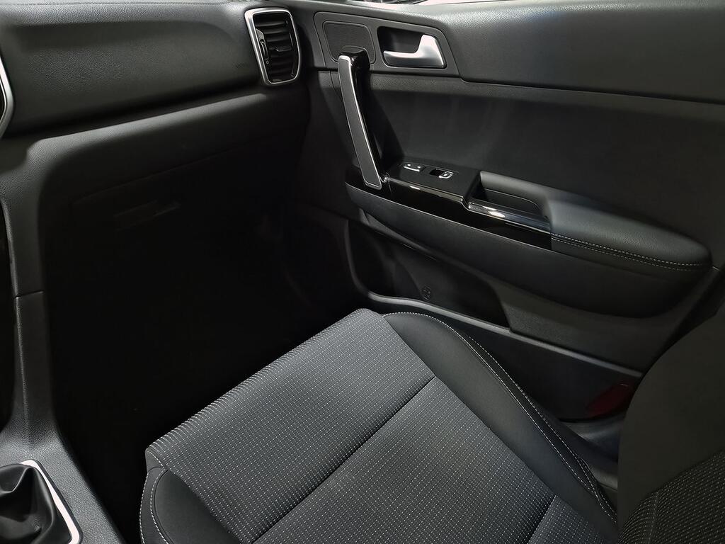 Kia Sportage 1.6 MHEV Black Edition 100kW (136CV) 4x2 31