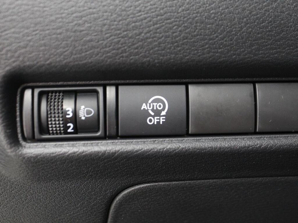 Nissan Juke DIG-T 86 kW (117 CV) 6 M/T N-CONNECTA 11