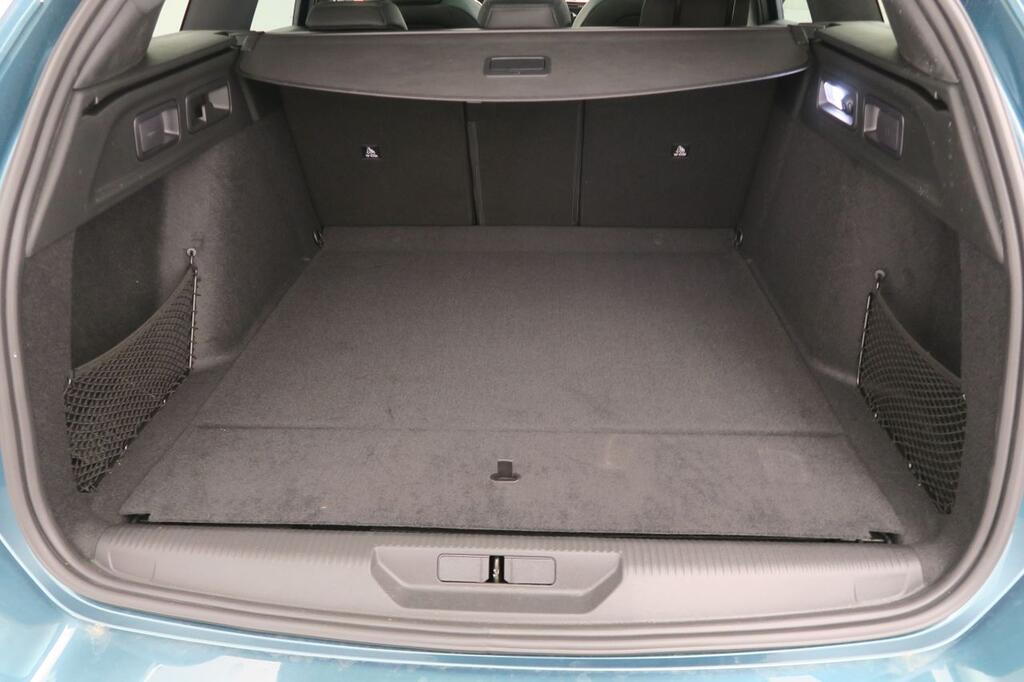 Peugeot 308 SW GT BlueHDi 130 S&S EAT8 19