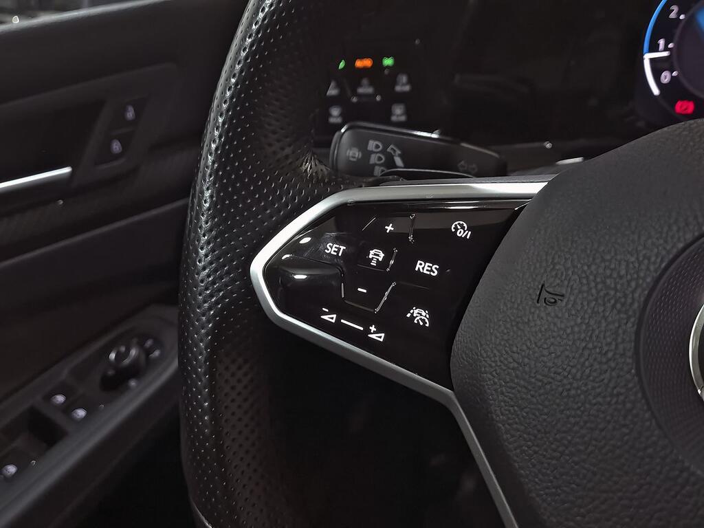 Volkswagen Golf R-Line 1.5 eTSI 110kW (150CV) DSG 17