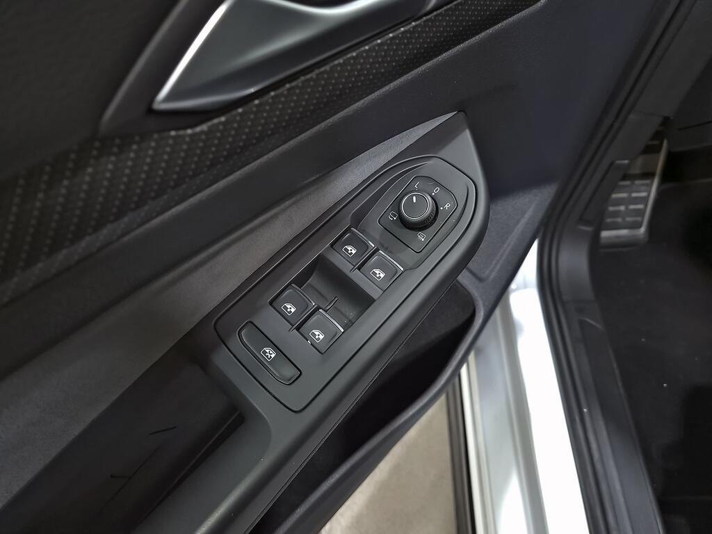 Volkswagen Golf R-Line 1.5 eTSI 110kW (150CV) DSG 11